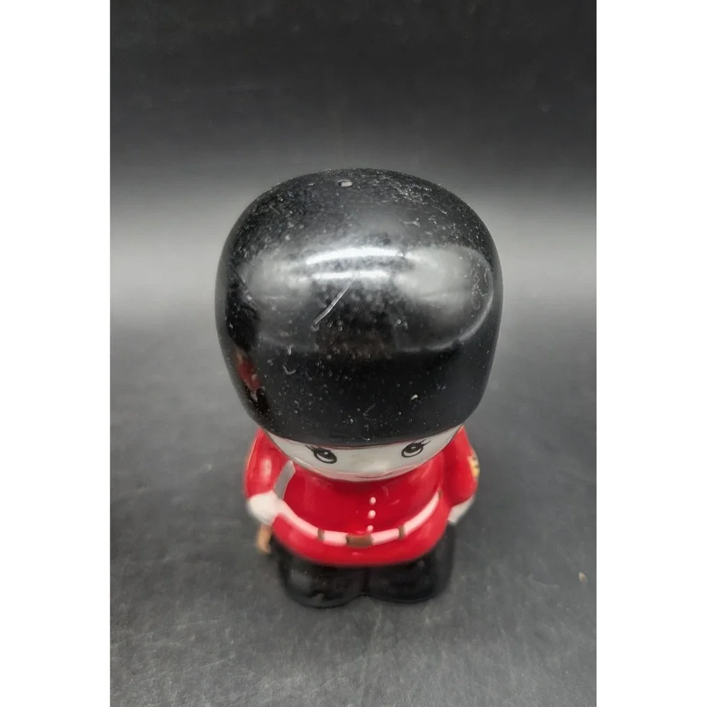 Vintage British Royal Guard Ceramic Salt and Pepper Shakers Set Red Black London